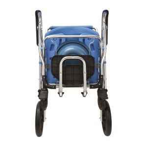 Chaise de douche pliée et prête à être rangée après utilisation