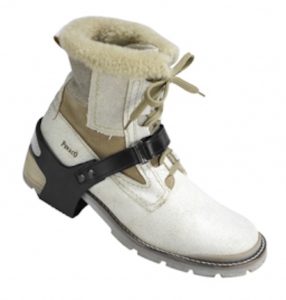 Utilisation de la talonnette anti-glisse sous une chaussure d'hiver