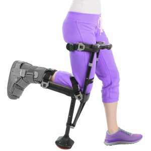 Canne de genoux main libre iWALK 2.0 portée sur la jambe droite